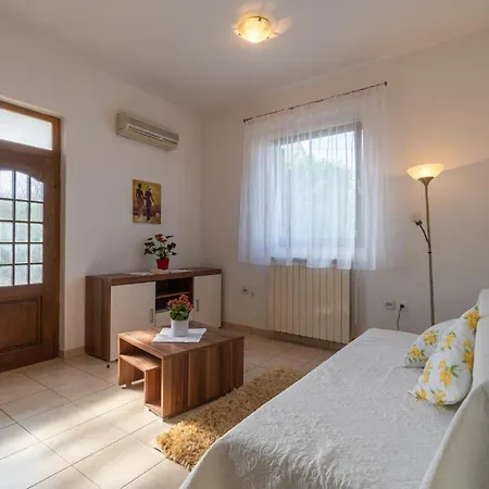 Awesome Apartment In Pula With Wifi Pula