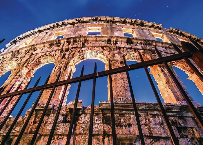 Awesome Apartment In Pula With Wifi *