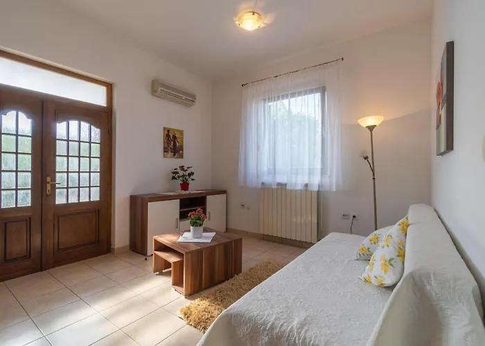 Awesome Apartment In Pula With Wifi Pula